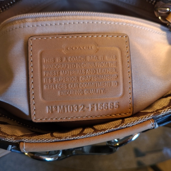 Coach Hampton Signature Purse - Picture 5 of 5